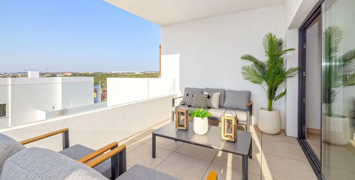 Продажа апартаментов на первом этаже в Casares Playa 1