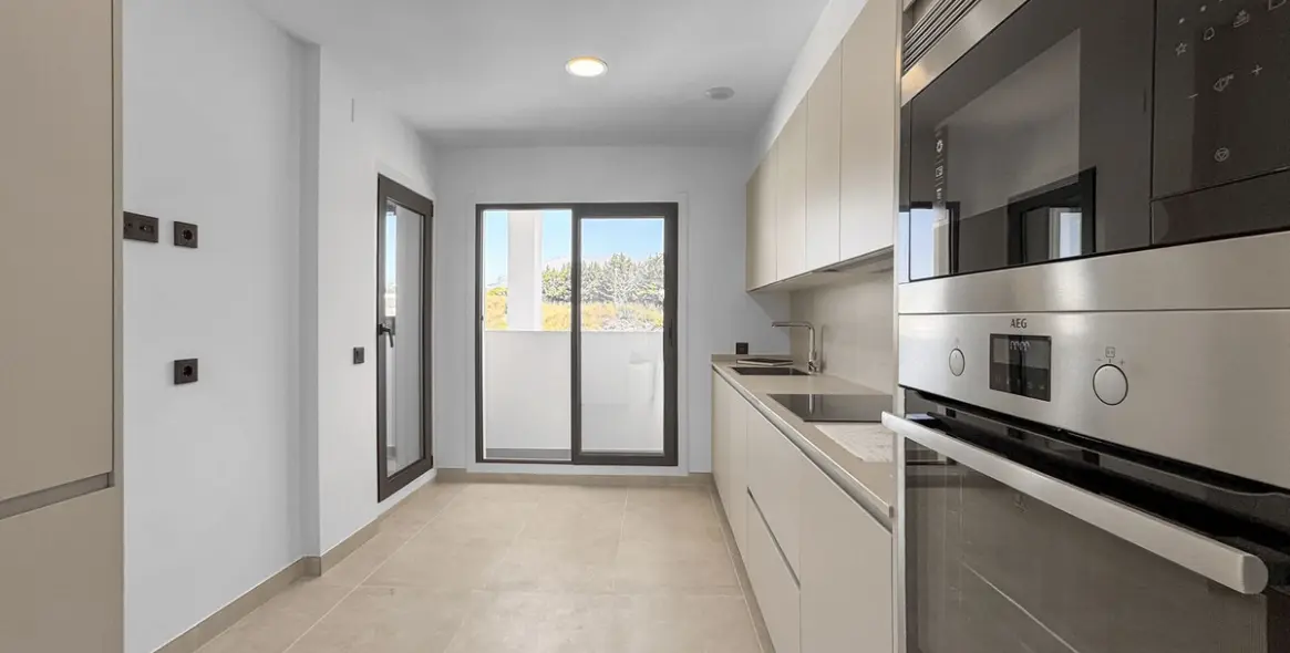 Продажа апартаментов на первом этаже в Casares Playa 14