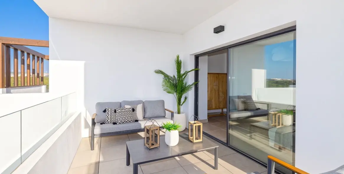 Продажа апартаментов на первом этаже в Casares Playa 15