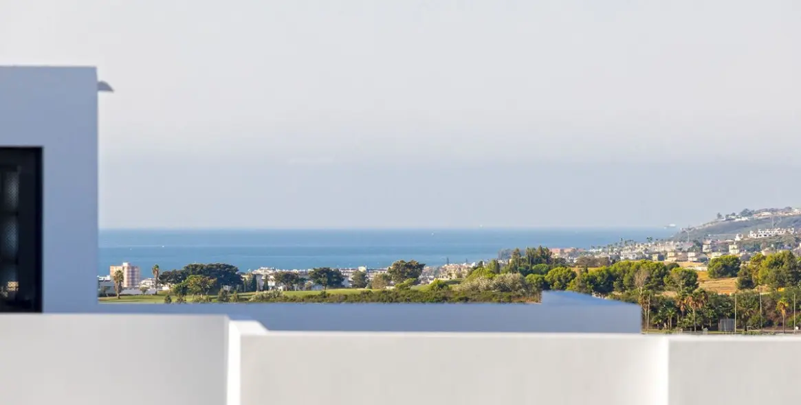 Продажа апартаментов на первом этаже в Casares Playa 16