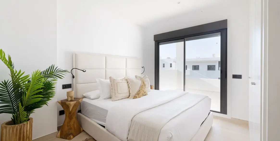 Продажа апартаментов на первом этаже в Casares Playa 20