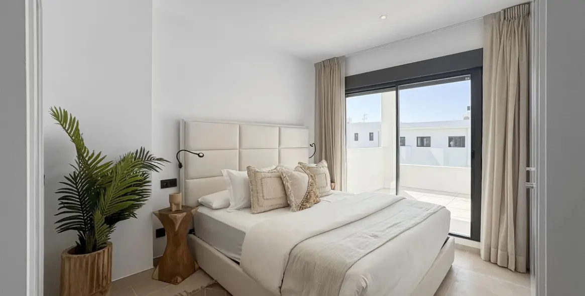 Продажа апартаментов на первом этаже в Casares Playa 22