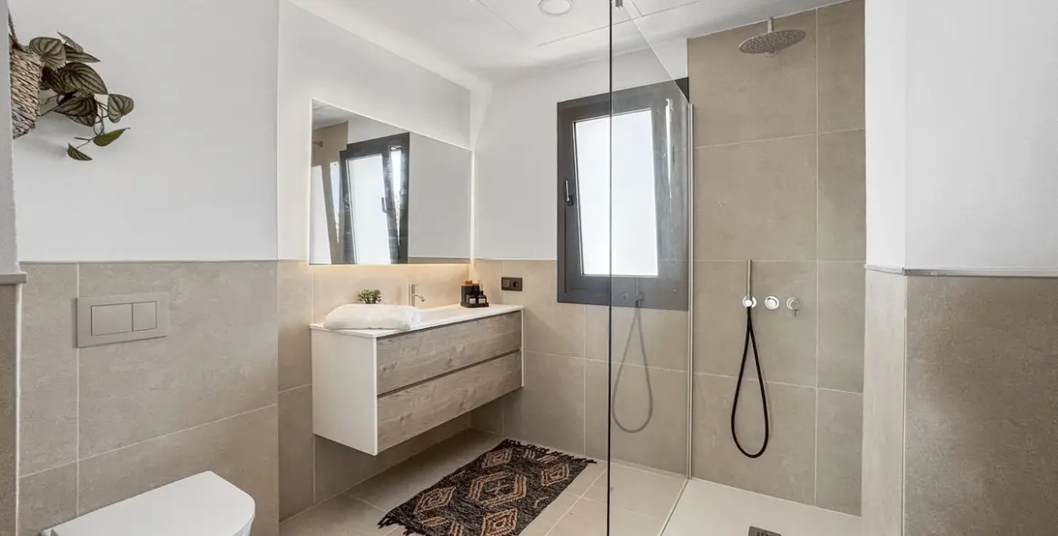 Продажа апартаментов на первом этаже в Casares Playa 37