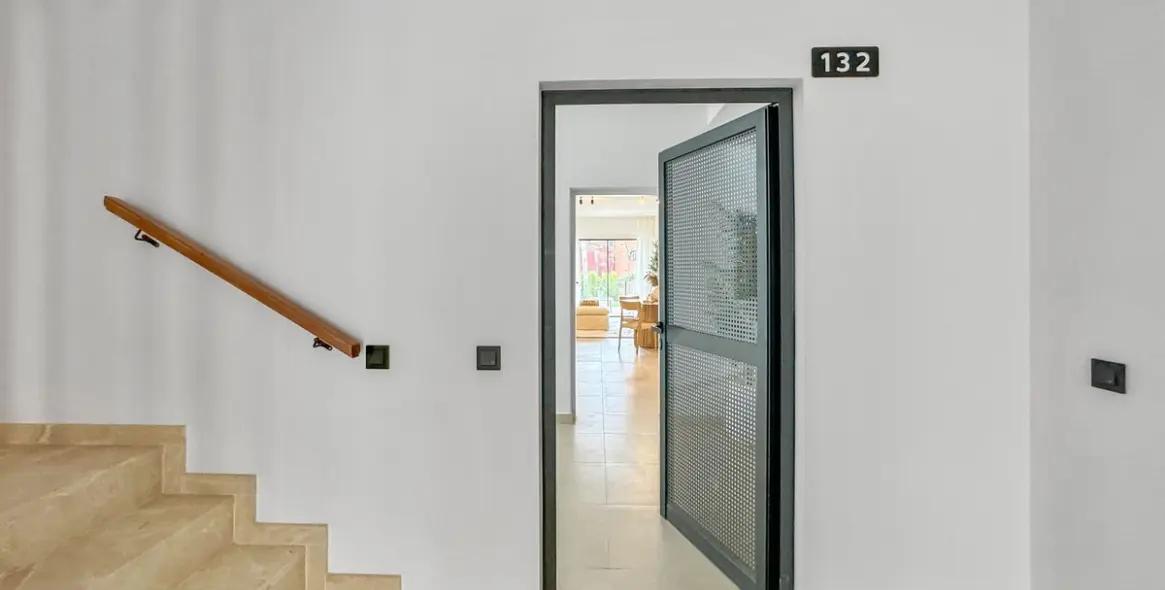 Продажа апартаментов на первом этаже в Casares Playa 41