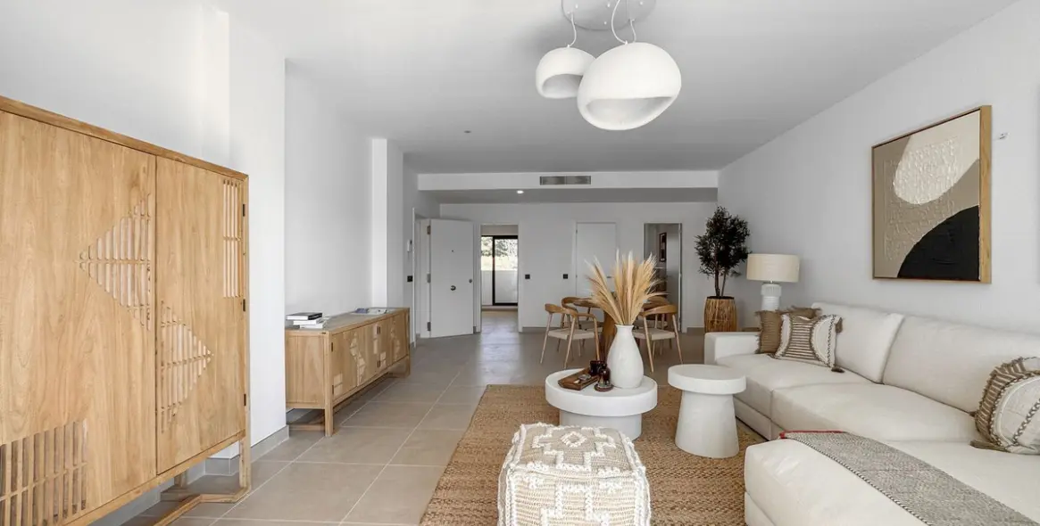 Продажа апартаментов на первом этаже в Casares Playa 45