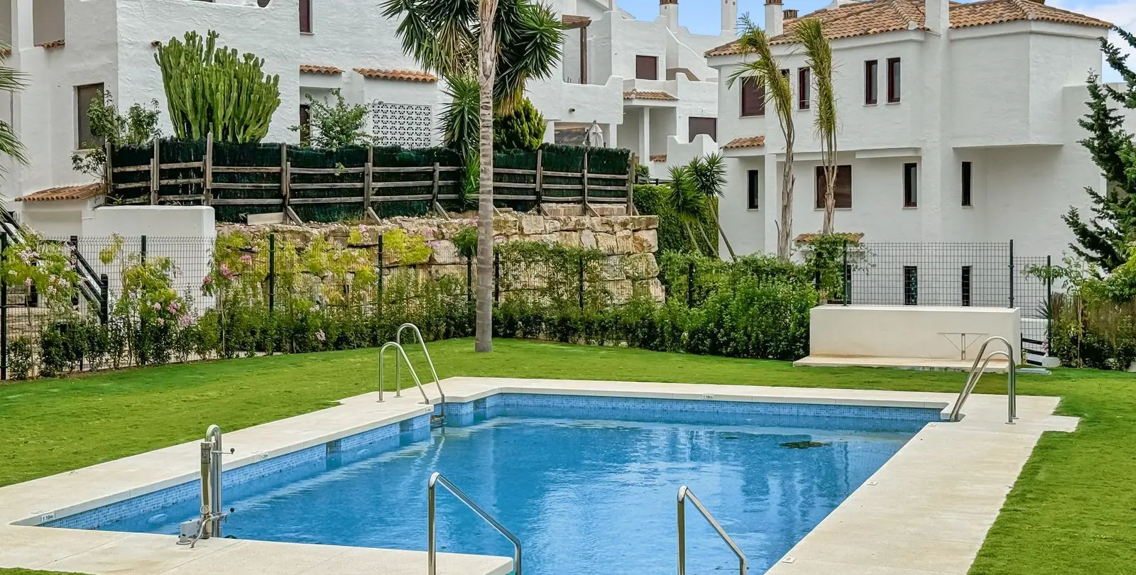 Venta de apartamento en planta baja en Casares Playa 2