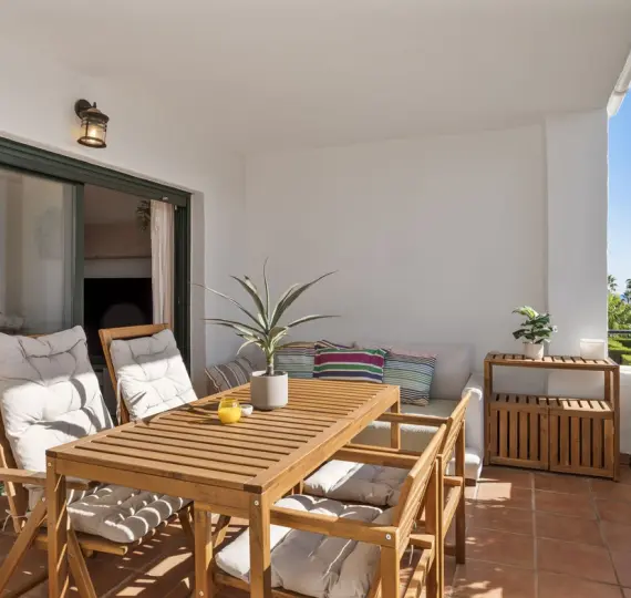 Продажа апартаментов на среднем этаже в Bel Air