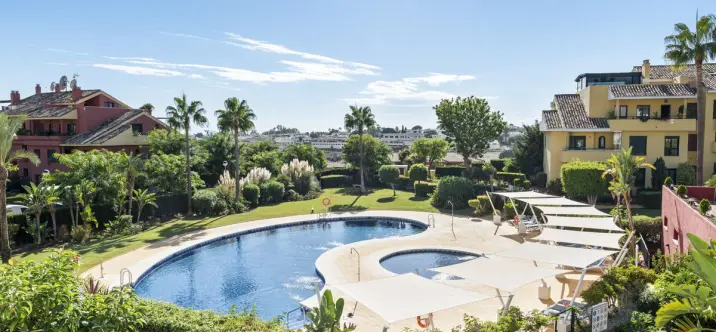 Продажа апартаментов на среднем этаже в Bel Air 3