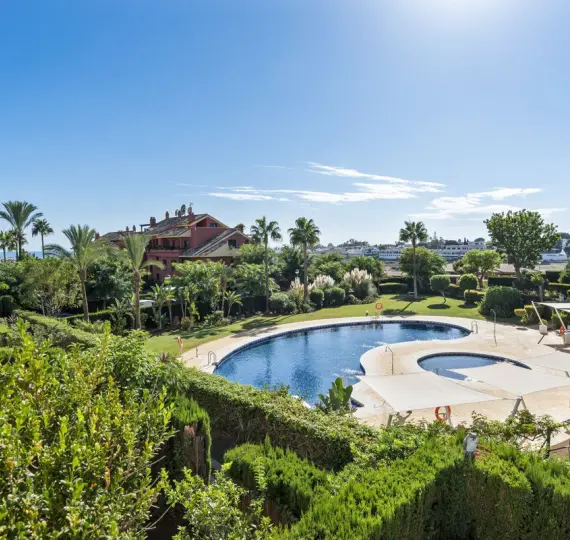 Продажа апартаментов на среднем этаже в Bel Air