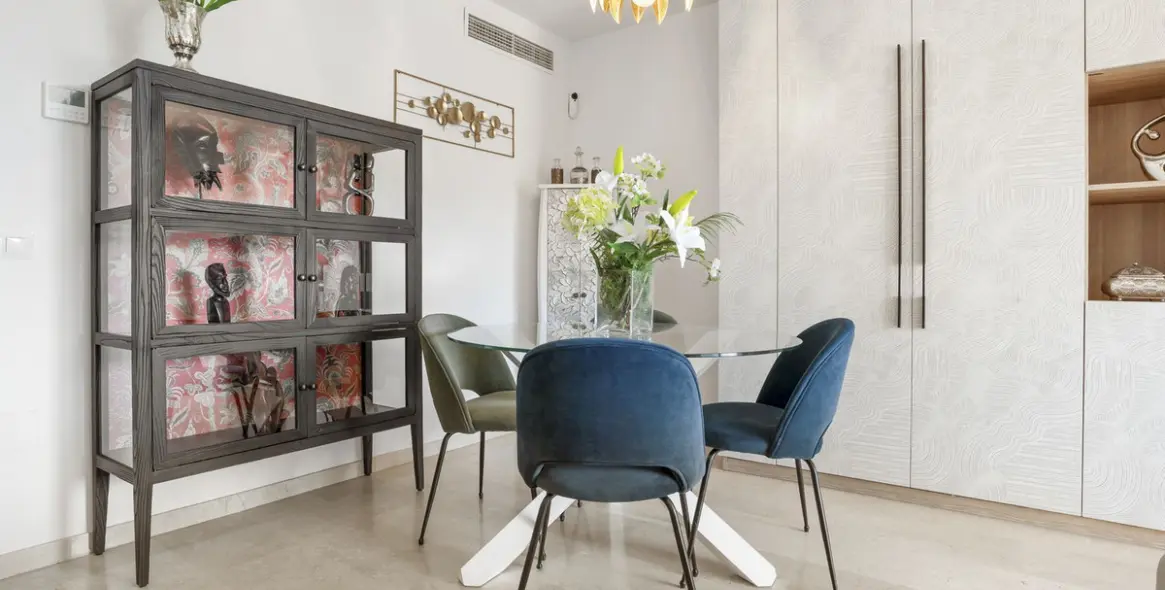 Продажа апартаментов на среднем этаже в Bel Air 9