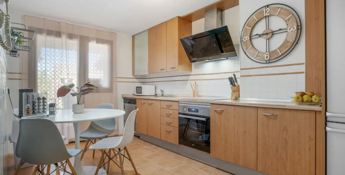 Продажа апартаментов на среднем этаже в Bel Air 10