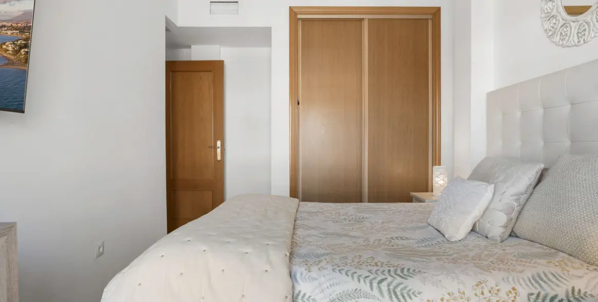 Продажа апартаментов на среднем этаже в Bel Air 17