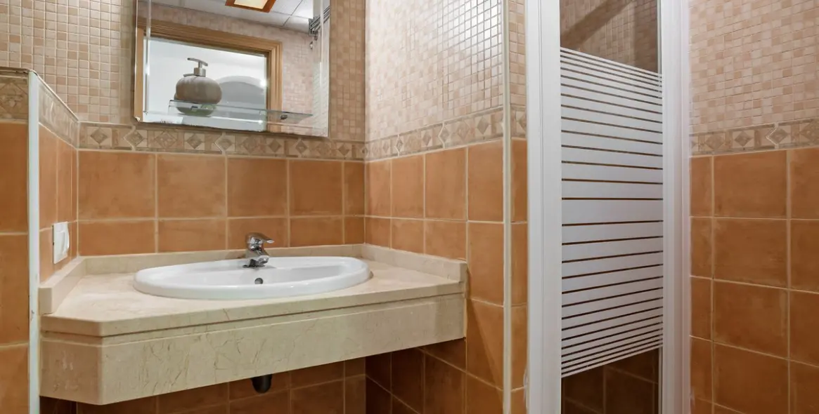 Продажа апартаментов на среднем этаже в Bel Air 18