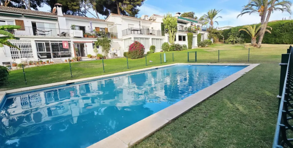Sale of ground floor apartment in Nueva Andalucía 1