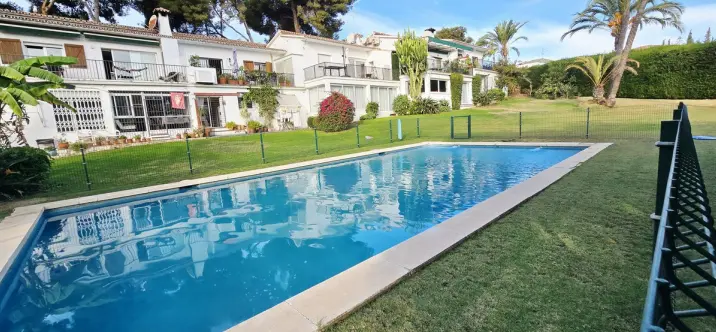 Sale of ground floor apartment in Nueva Andalucía 0