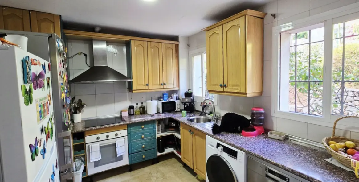 Sale of ground floor apartment in Nueva Andalucía 11