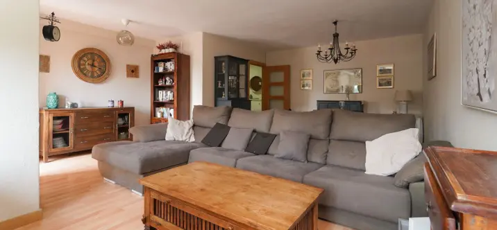 Sale of middle floor apartment in Málaga Centro 0