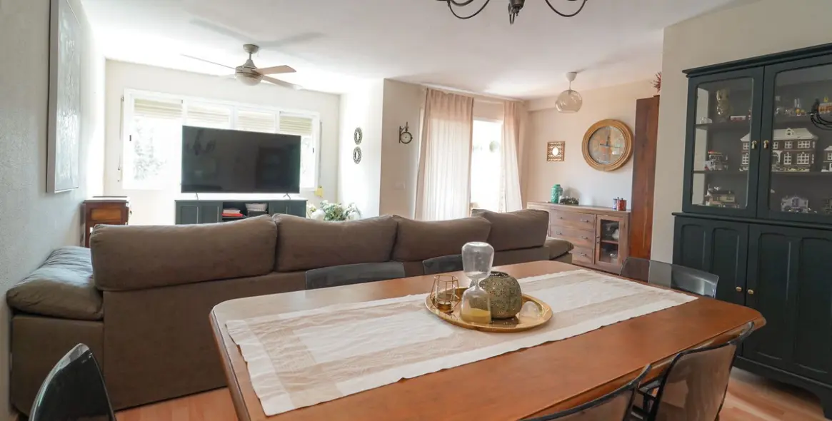 Sale of middle floor apartment in Málaga Centro 2