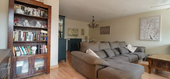 Sale of middle floor apartment in Málaga Centro 2