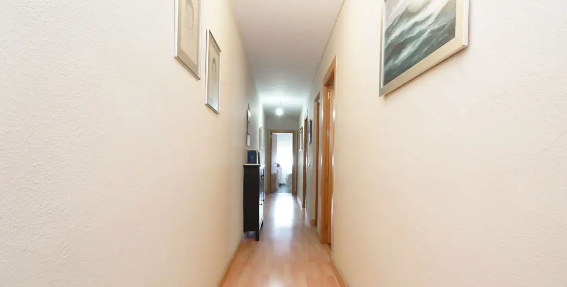 Sale of middle floor apartment in Málaga Centro 8