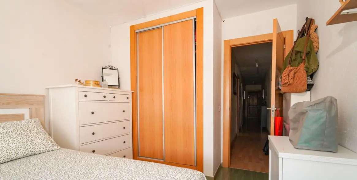 Sale of middle floor apartment in Málaga Centro 15