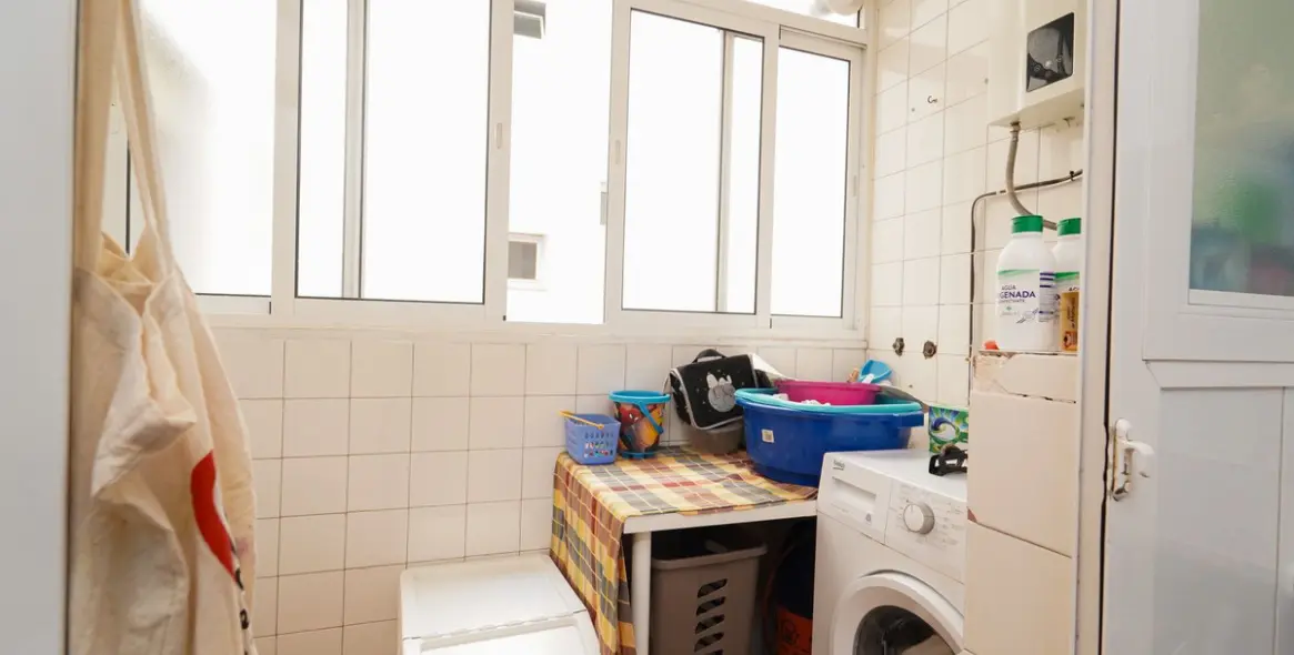 Sale of middle floor apartment in Málaga Centro 20