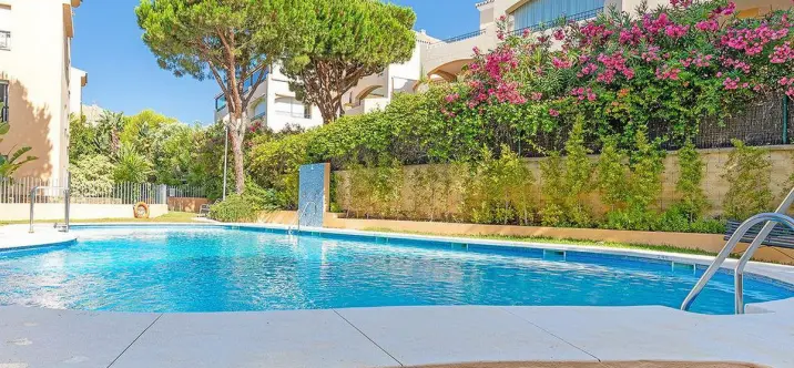 Продажа апартаментов на среднем этаже в Elviria 1