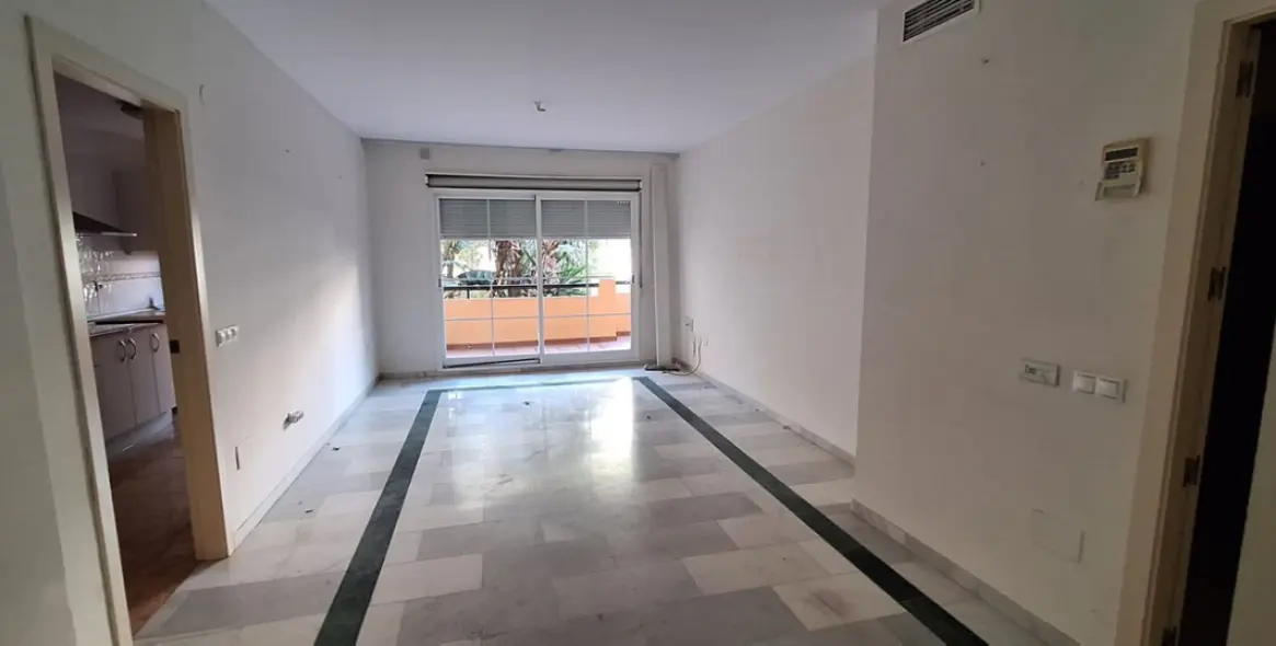 Продажа апартаментов на среднем этаже в Elviria 4