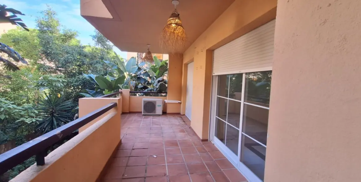 Продажа апартаментов на среднем этаже в Elviria 5