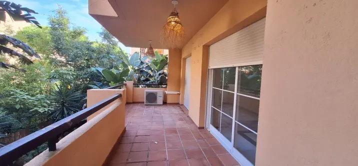 Продажа апартаментов на среднем этаже в Elviria 4