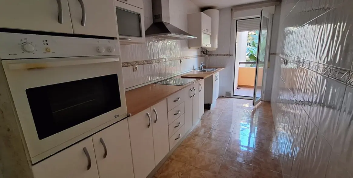 Продажа апартаментов на среднем этаже в Elviria 7