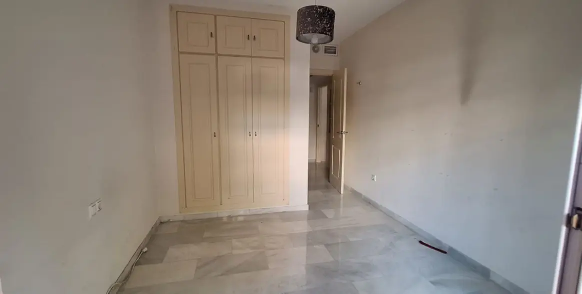 Продажа апартаментов на среднем этаже в Elviria 12