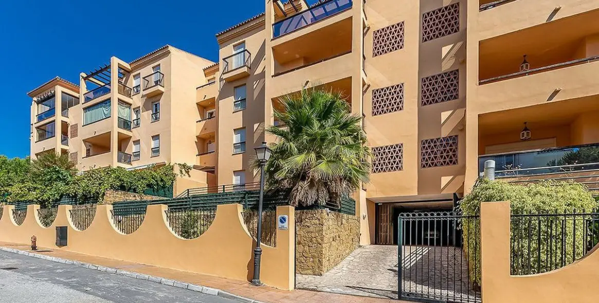 Продажа апартаментов на среднем этаже в Elviria 15