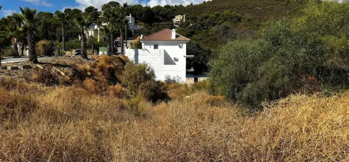 Venta de parcela residencial en Estepona 1