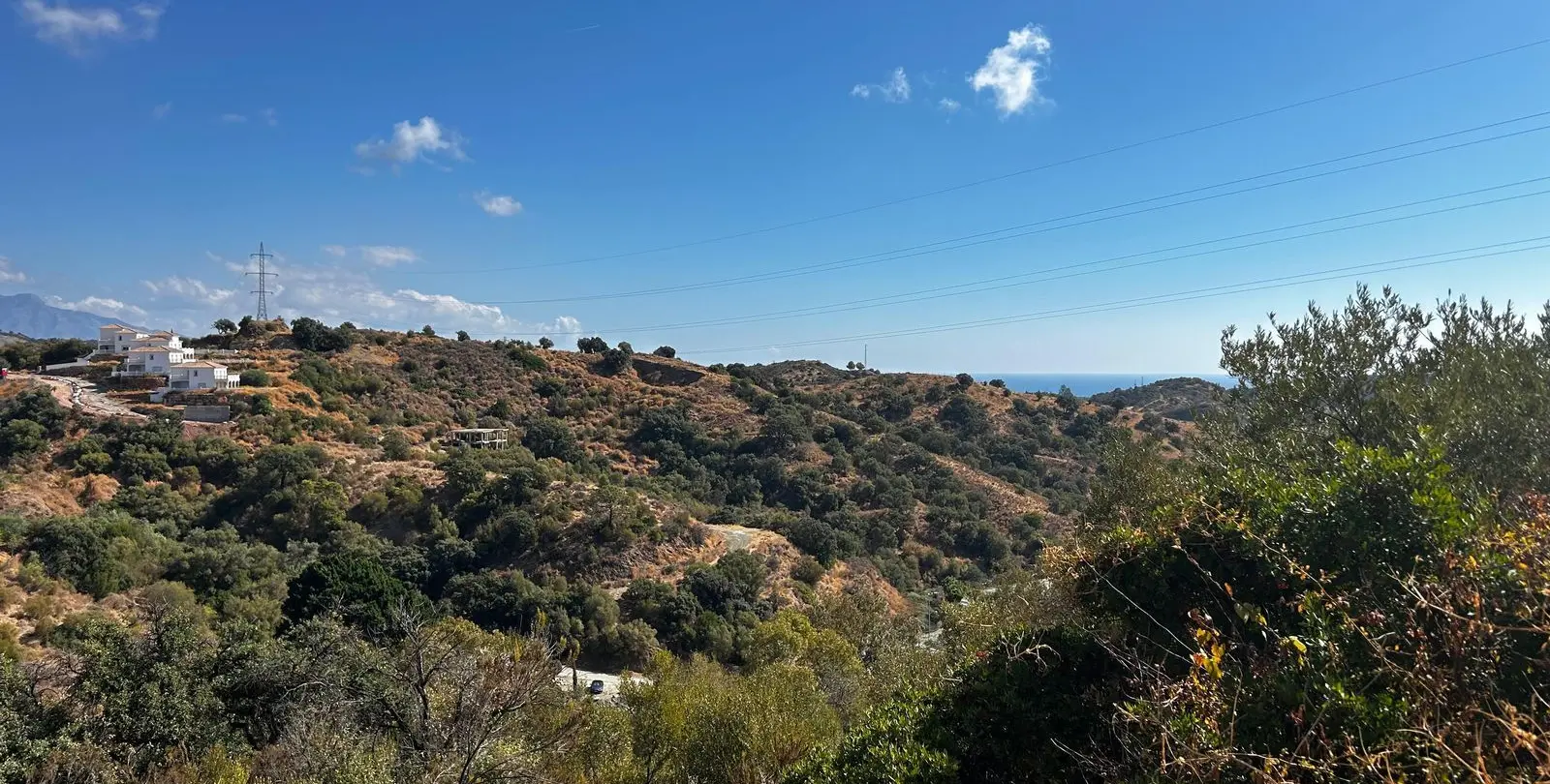 Продажа  жилого участка в Estepona 1