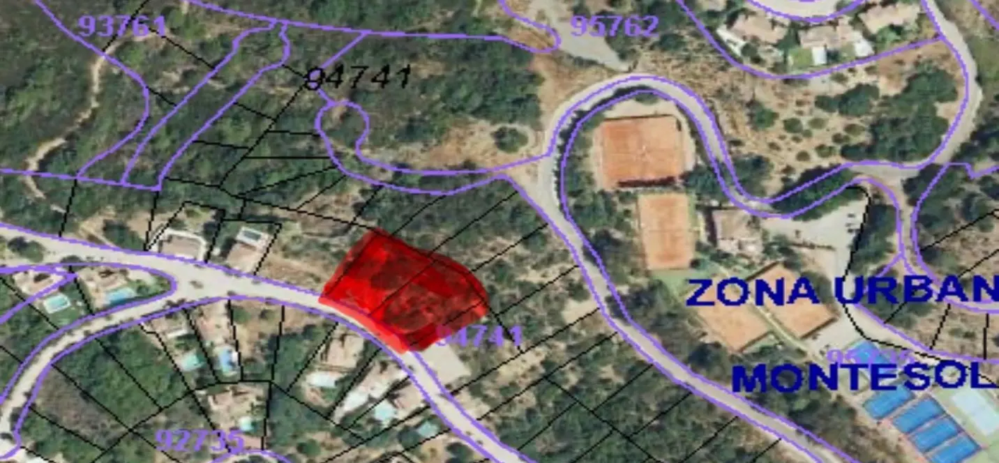 Sale of residential plot in Estepona 2