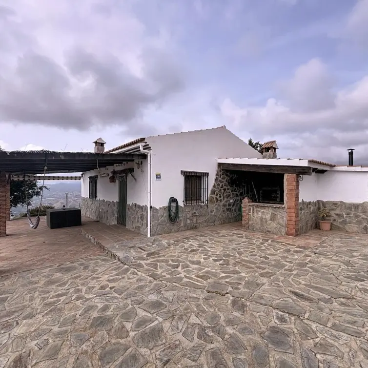 Продажа финки в Vélez-Málaga