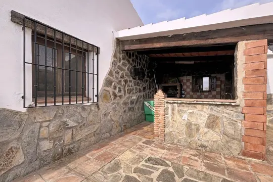 Image 4 thumb