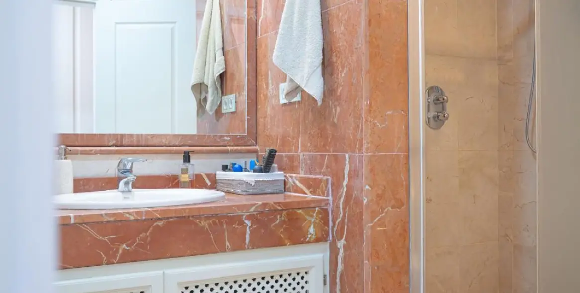 Sale of ground floor apartment in Hacienda del Sol 16