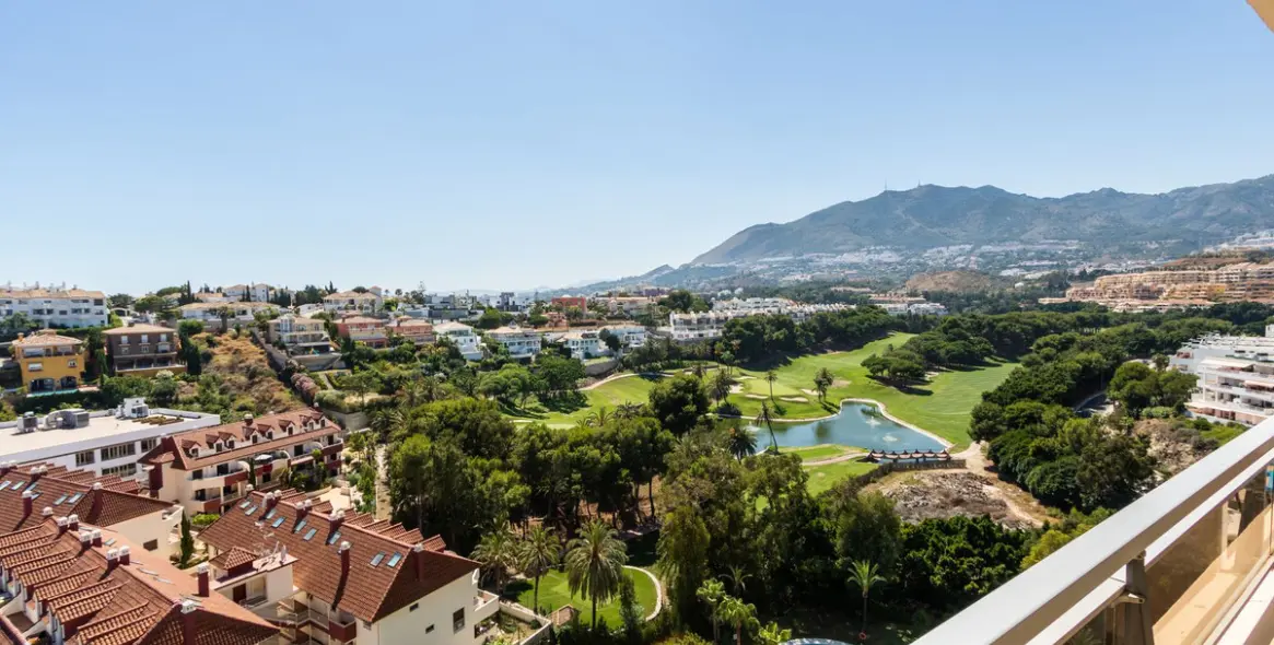 Sale of penthouse in Torrequebrada 4