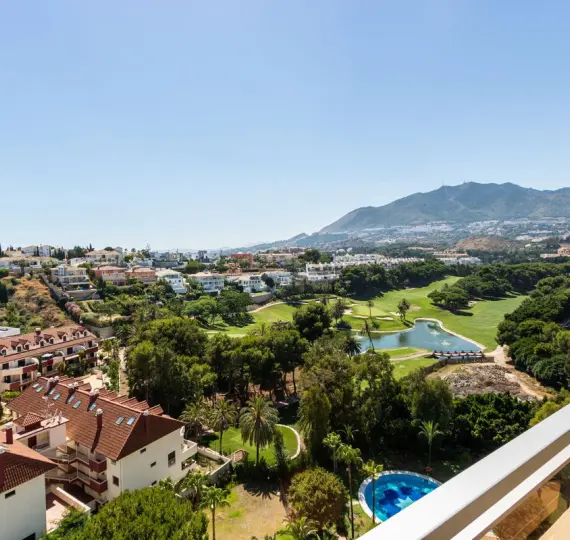 Sale of penthouse in Torrequebrada