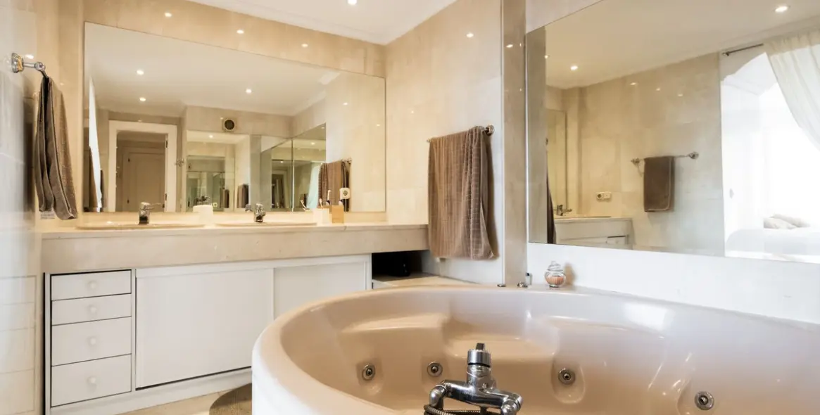 Sale of penthouse in Torrequebrada 17