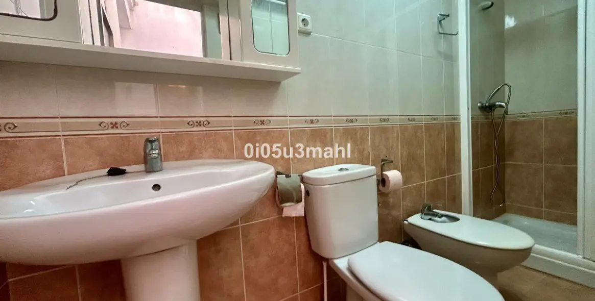 Sale of detached villa in Málaga 9