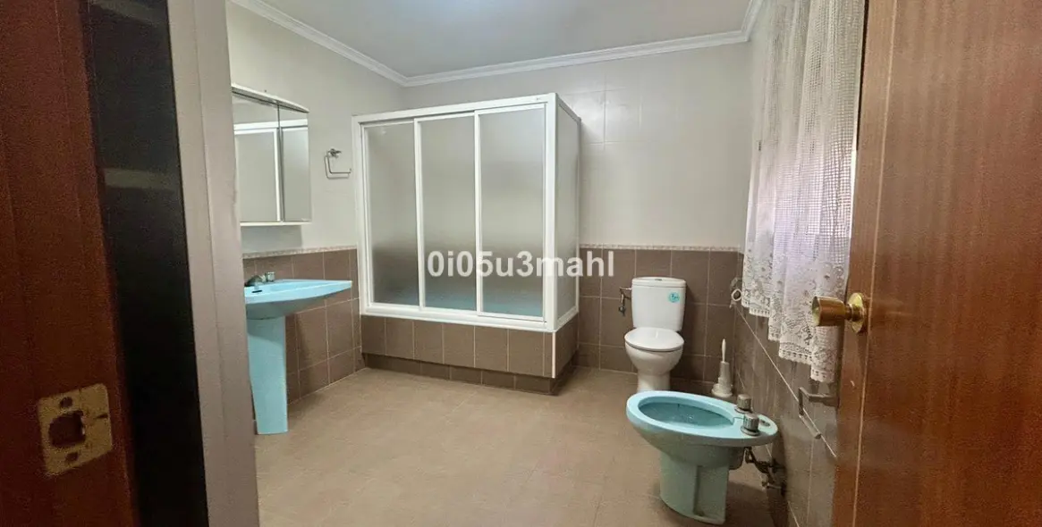 Sale of detached villa in Málaga 18