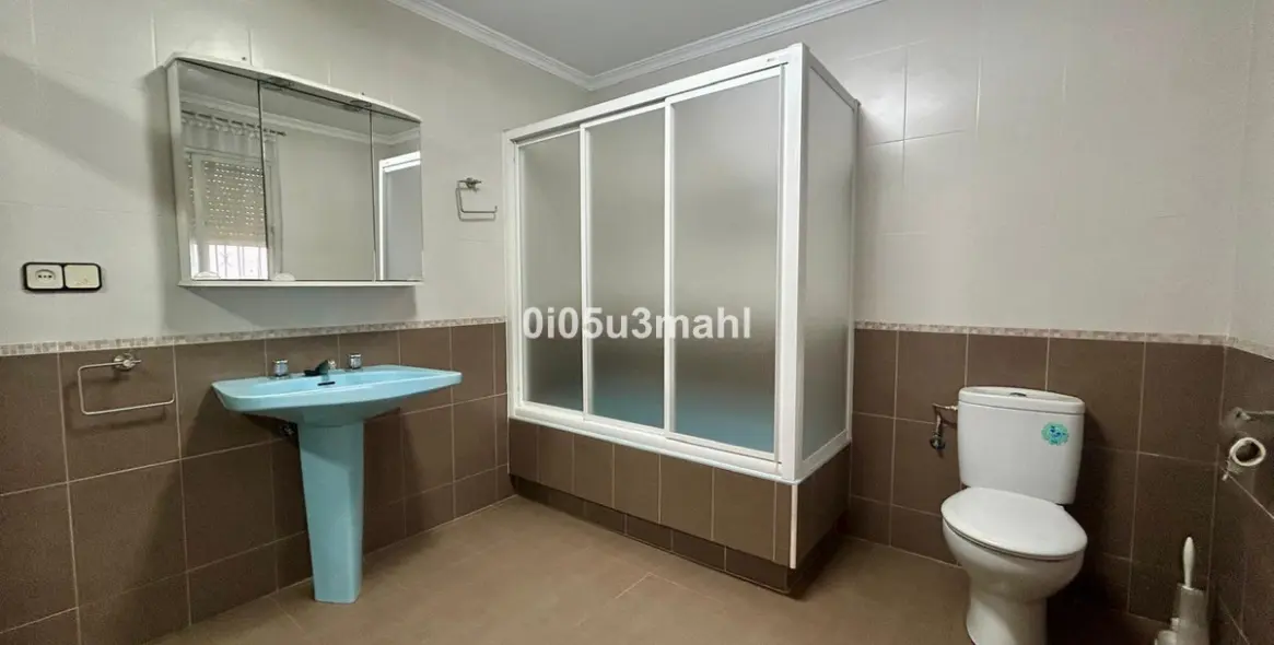 Sale of detached villa in Málaga 19