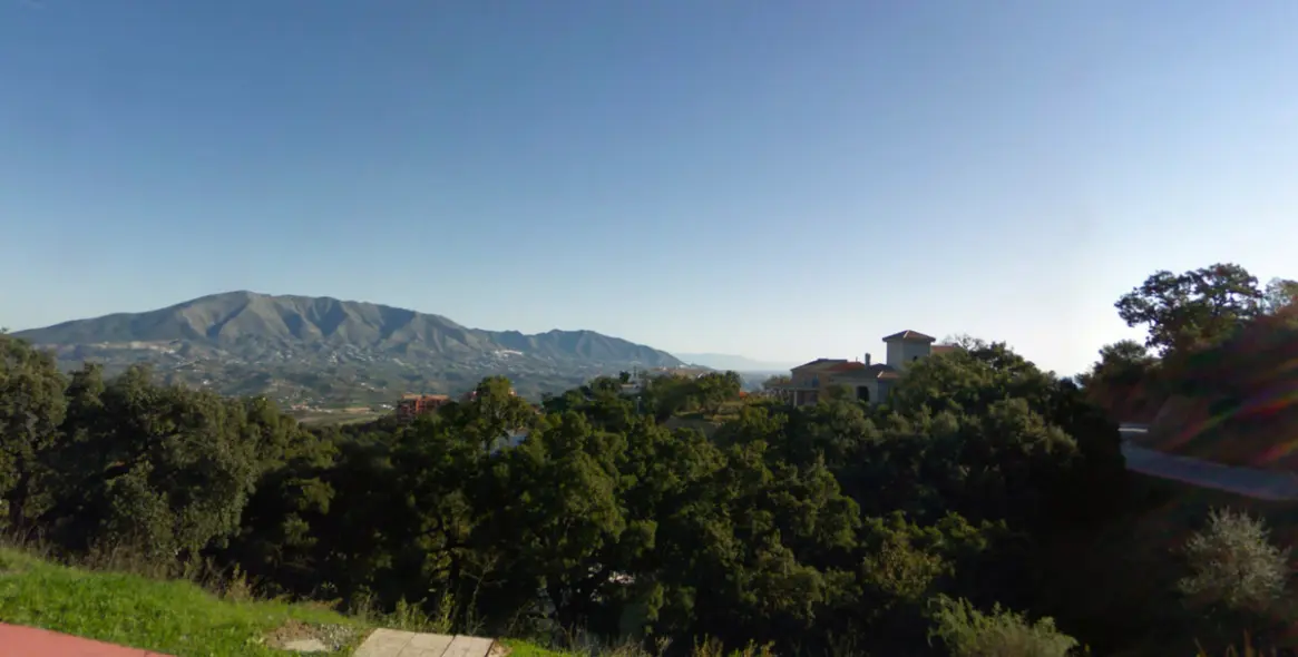 Продажа  жилого участка в La Mairena 1