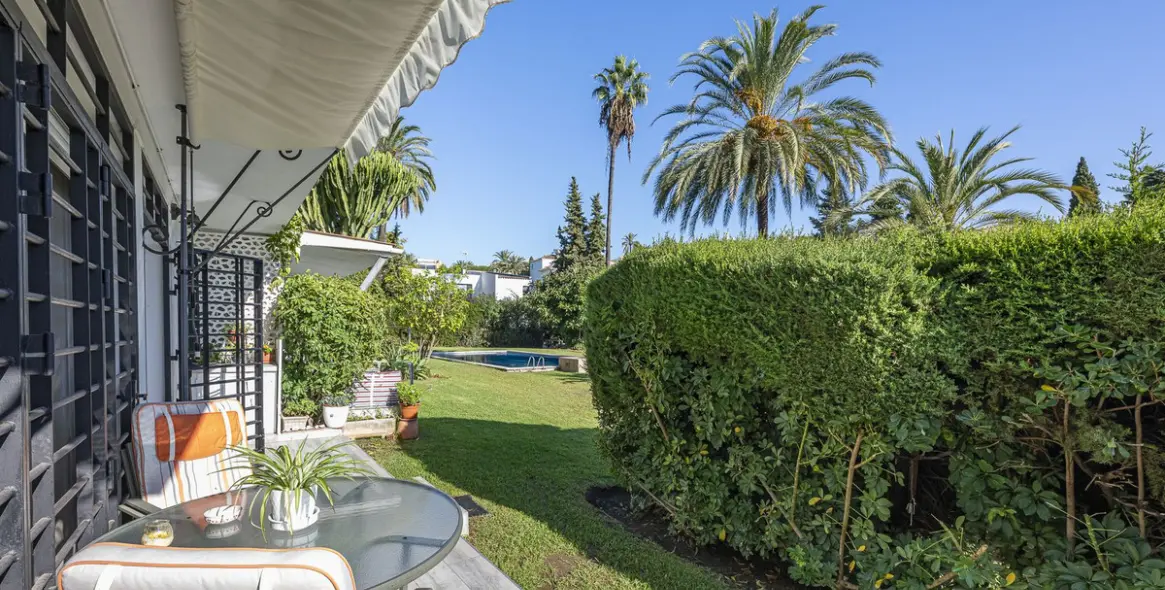 Sale of ground floor apartment in Nueva Andalucía 2