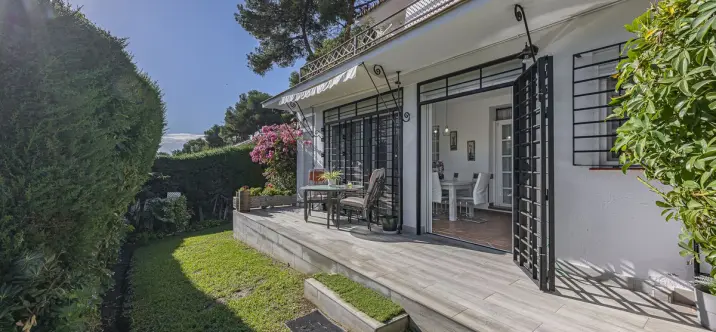 Sale of ground floor apartment in Nueva Andalucía 2