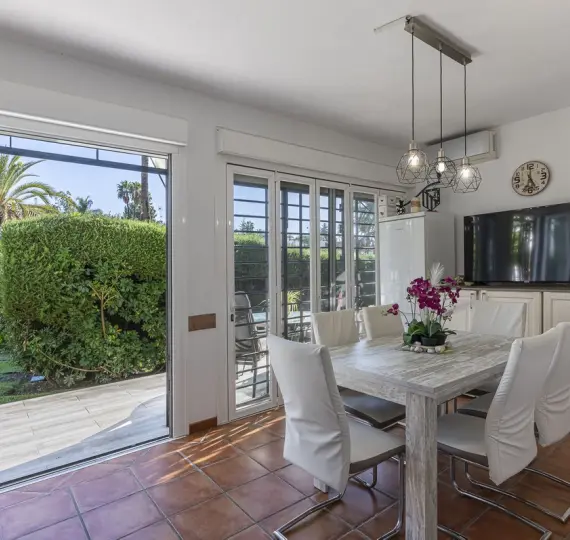 Sale of ground floor apartment in Nueva Andalucía