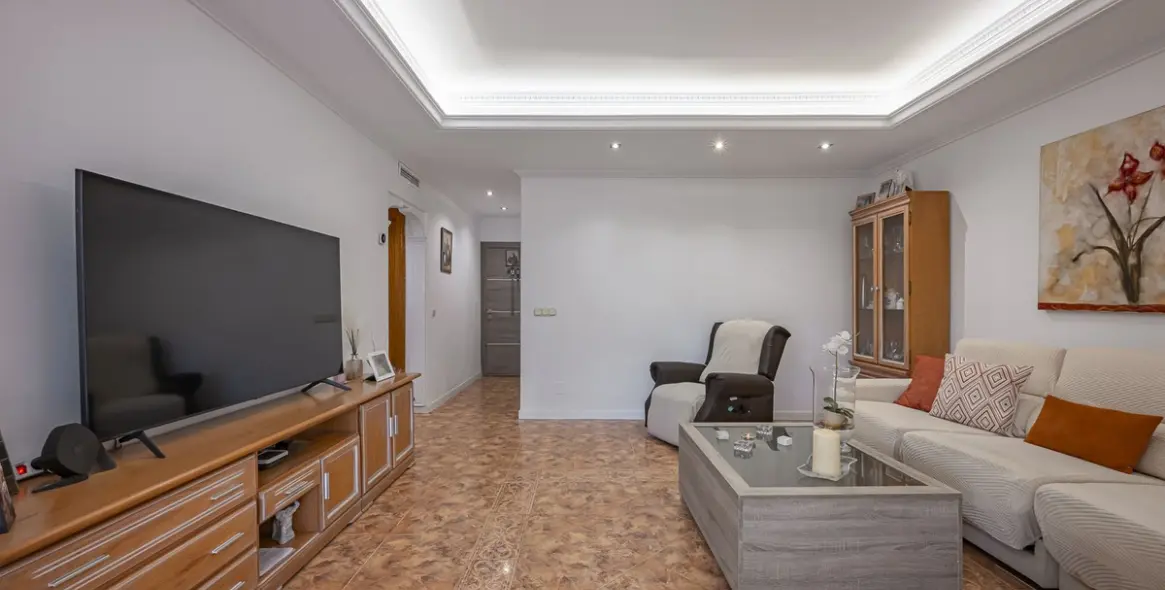 Sale of ground floor apartment in Nueva Andalucía 8